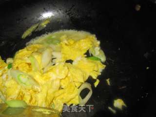 大葱炒鸡蛋的做法步骤：8