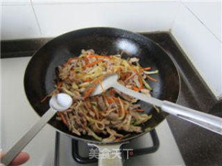榨菜炒肉丝的做法步骤：11