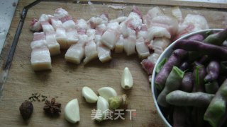 红烧肉〖四季豆版〗的做法步骤：2