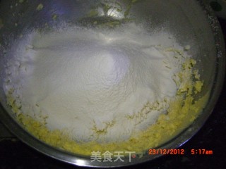蛋黄樱桃奶酥的做法步骤：9