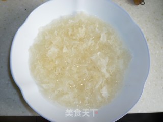 清汤银耳的做法步骤：1