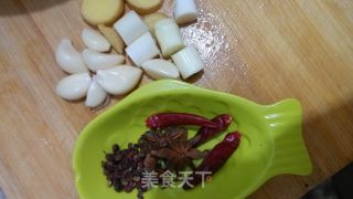 家常炖鱼——鱼锅卷子一锅鲜的做法步骤：1
