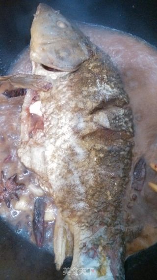 家常炖鱼——鱼锅卷子一锅鲜的做法步骤：7