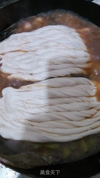 家常炖鱼——鱼锅卷子一锅鲜的做法步骤：18