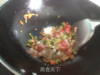 牛肉粒时蔬焗饭的做法步骤：2