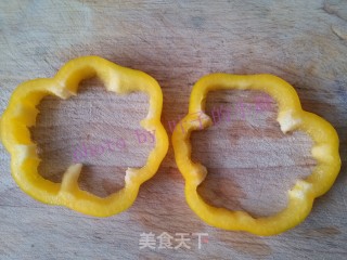 太阳花煎鸡蛋的做法步骤：2