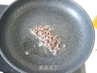 开胃养眼饭--------五彩菠萝炒饭（巧挖菠萝）的做法步骤：10