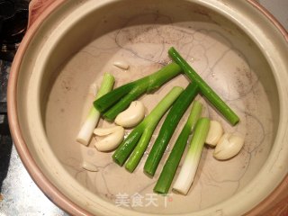 三鲜鸡煲的做法步骤：3
