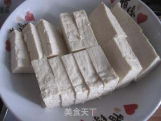 辣白菜焖豆腐的做法步骤：1
