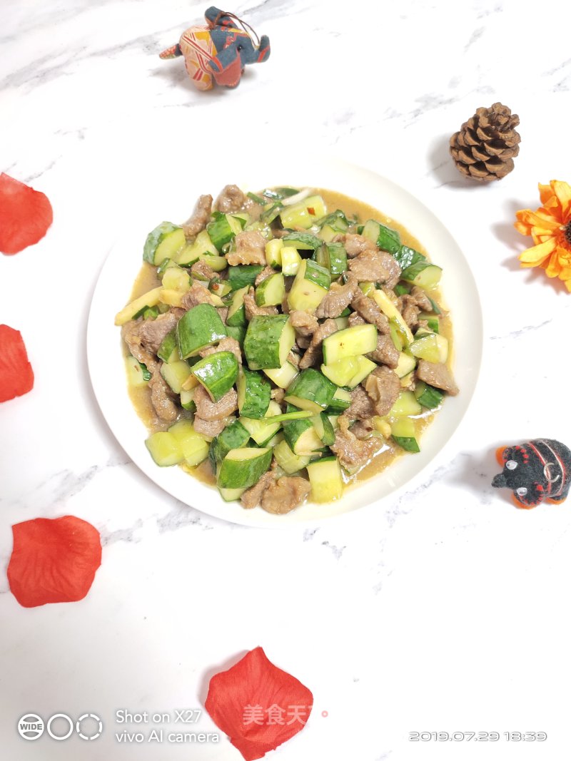 黄瓜丁炒牛肉的做法