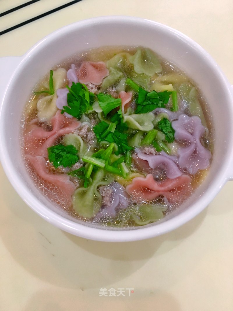蝴蝶蔬菜面汤的做法