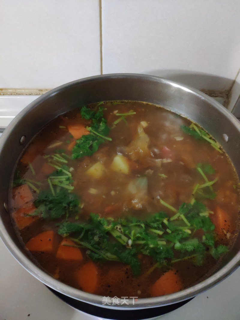 西红柿牛边排蔬菜汤的做法