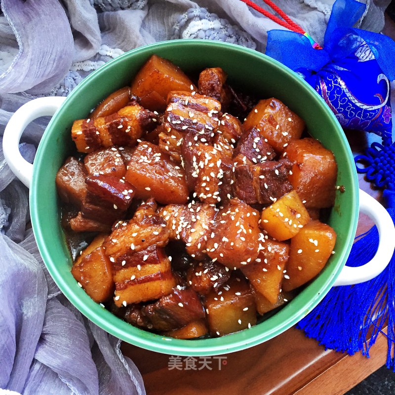 红烧肉炖土豆的做法