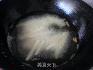 炸薯条的做法步骤：3