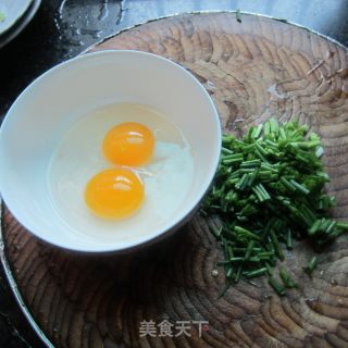 葱香土鸭蛋的做法步骤：2