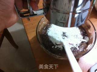 熔岩巧克力蛋糕的做法步骤：6