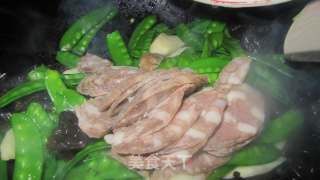 荷兰豆炒腊肠的做法步骤：13