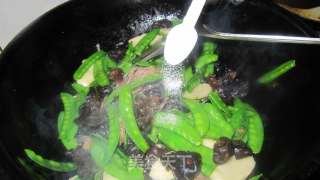 荷兰豆炒腊肠的做法步骤：14
