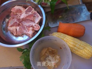 当归养生排骨汤的做法步骤：1