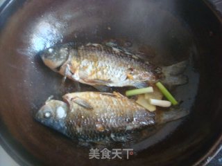 鲫鱼豆腐汤的做法步骤：6