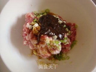 猪肉韭菜水饺的做法步骤：4