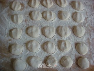 猪肉韭菜水饺的做法步骤：10