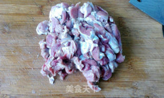 葱爆羊肉的做法步骤：2