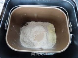 葡萄干养生面包的做法步骤：4