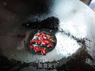核桃香煸苦瓜的做法步骤：5
