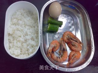 辣椒虾仁蛋炒饭的做法步骤：1
