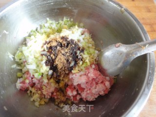 酸汤馄饨的做法步骤：4