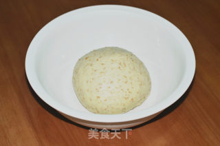 烤出朵朵健康小花----全麦核桃花包的做法步骤：1