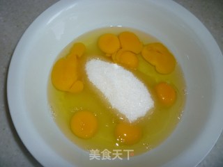 蒸制草莓夹心蛋糕的做法步骤：1