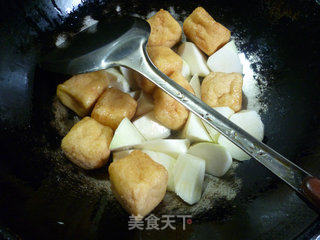 油豆腐烧茭白的做法步骤：5