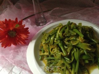 一撮盐的美味——清炒鲜黄花的做法步骤：5