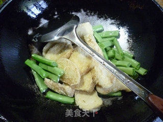 梅豆烧小素鸡的做法步骤：6