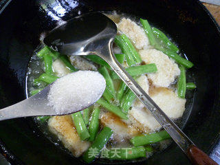 梅豆烧小素鸡的做法步骤：9