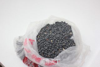 自制黑腐竹的做法步骤：1