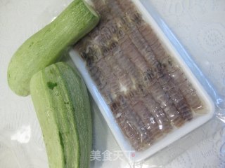 虾爬子角瓜的做法步骤：1