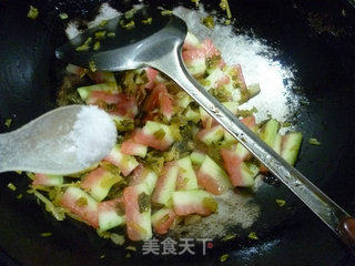 雪菜炒西瓜皮的做法步骤：9