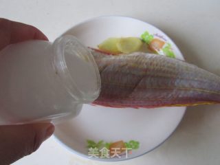 番茄红杉鱼的做法步骤：1