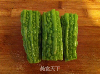 水晶苦瓜的做法步骤：1