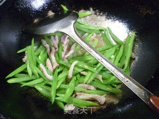 五花肉炒油豆角的做法步骤：8