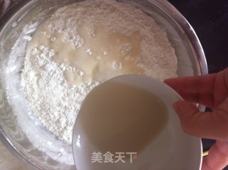 蒸白头和豆沙包的做法步骤：3