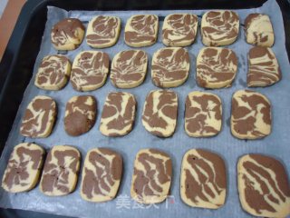 大理石饼干（可可味）的做法步骤：9
