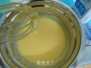 6寸戚风蛋糕（不再气疯，不开裂）的做法步骤：8