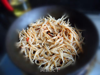 酱辣小银鱼的做法步骤：3