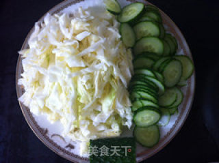 西红柿炒饼的做法步骤：1
