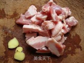 芋头粉蒸肉的做法步骤：1