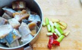 香煎咸鱼的做法步骤：3